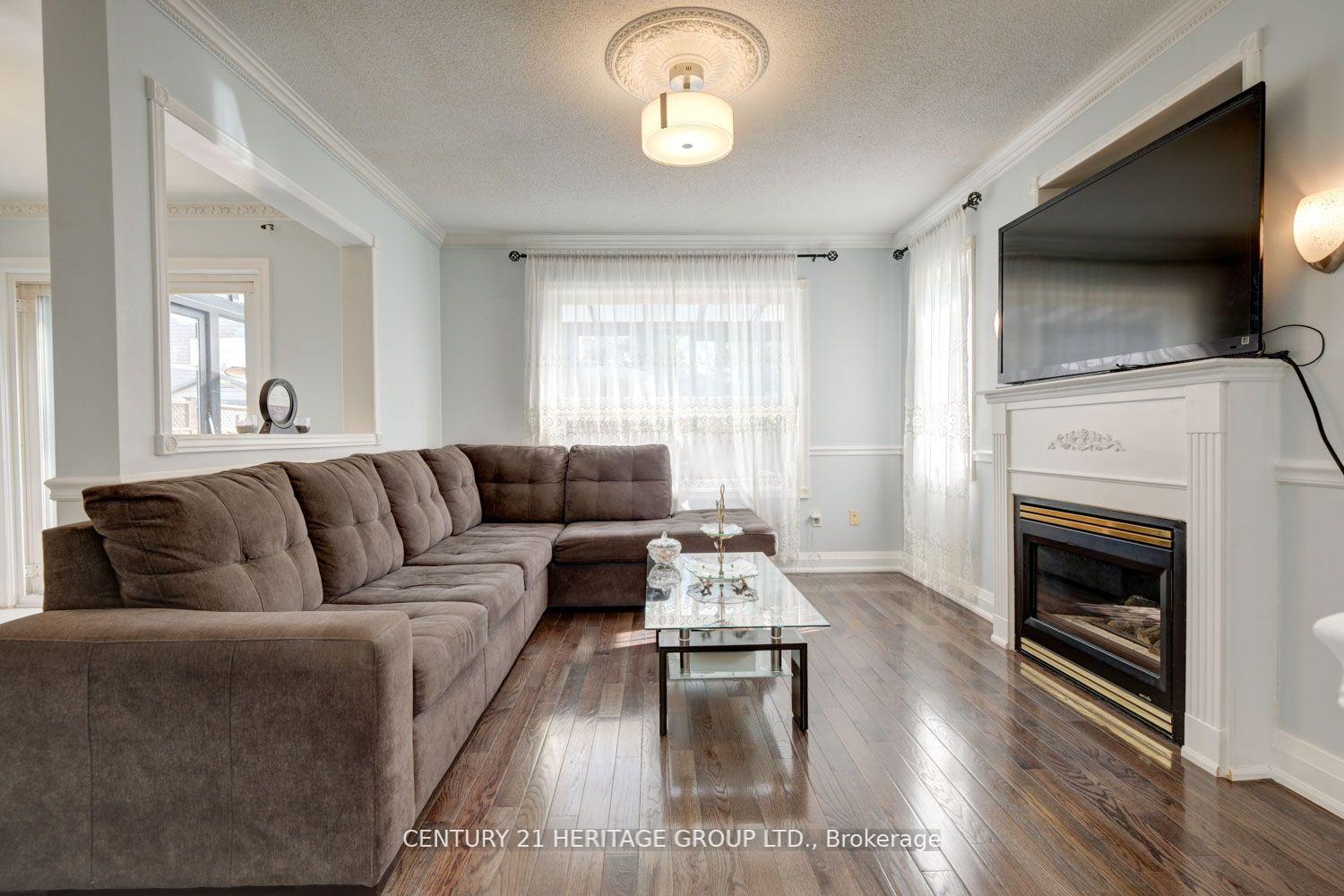 Photo 23 of 110 Elena Crescent, Vaughan, Maple — HOMEH