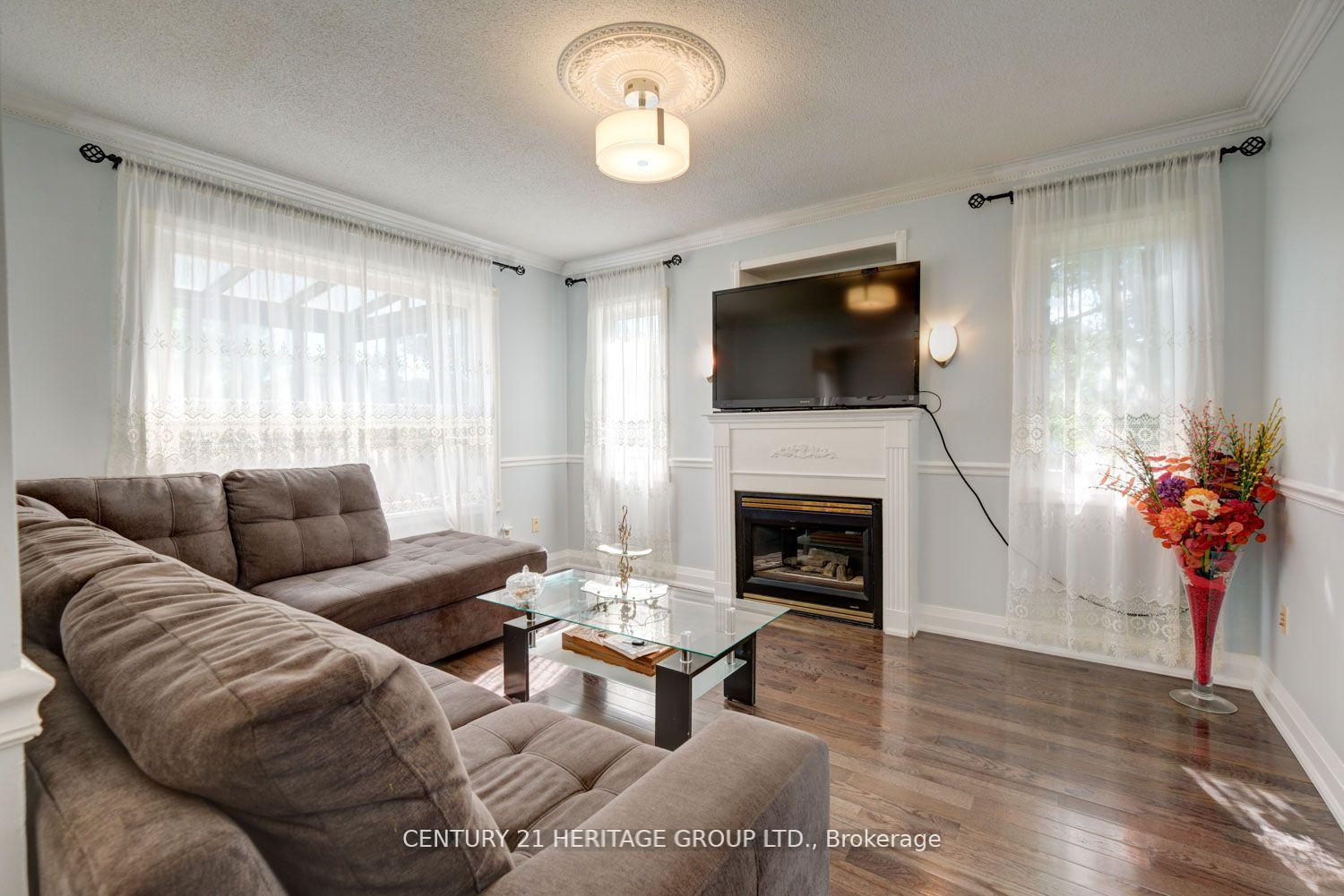 Photo 24 of 110 Elena Crescent, Vaughan, Maple — HOMEH