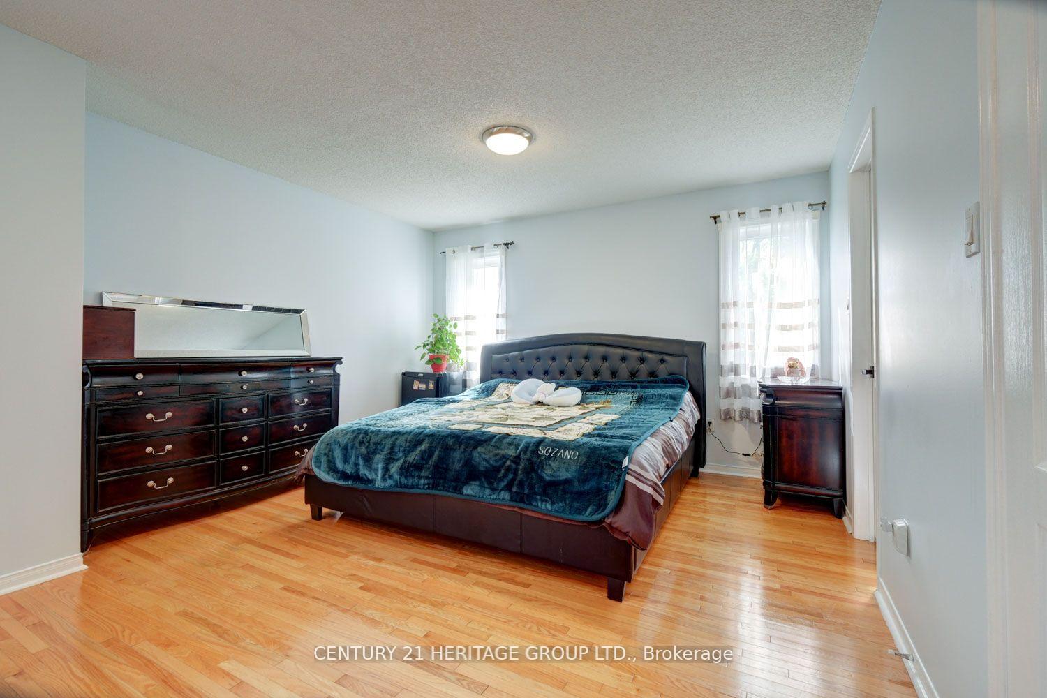Photo 27 of 110 Elena Crescent, Vaughan, Maple — HOMEH