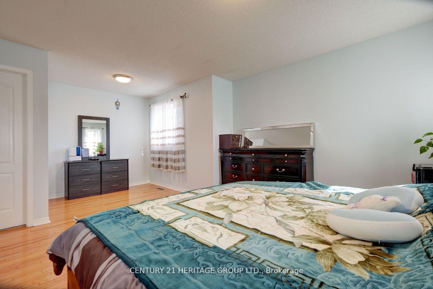 Photo 28 of 110 Elena Crescent, Vaughan, Maple — HOMEH