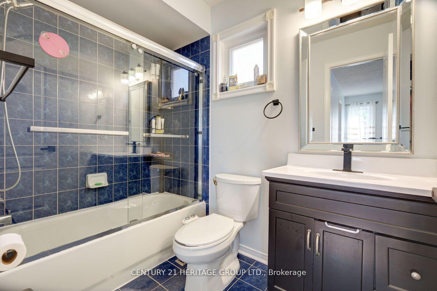 Photo 31 of 110 Elena Crescent, Vaughan, Maple — HOMEH