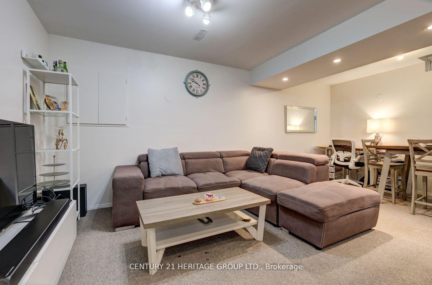 Photo 32 of 110 Elena Crescent, Vaughan, Maple — HOMEH