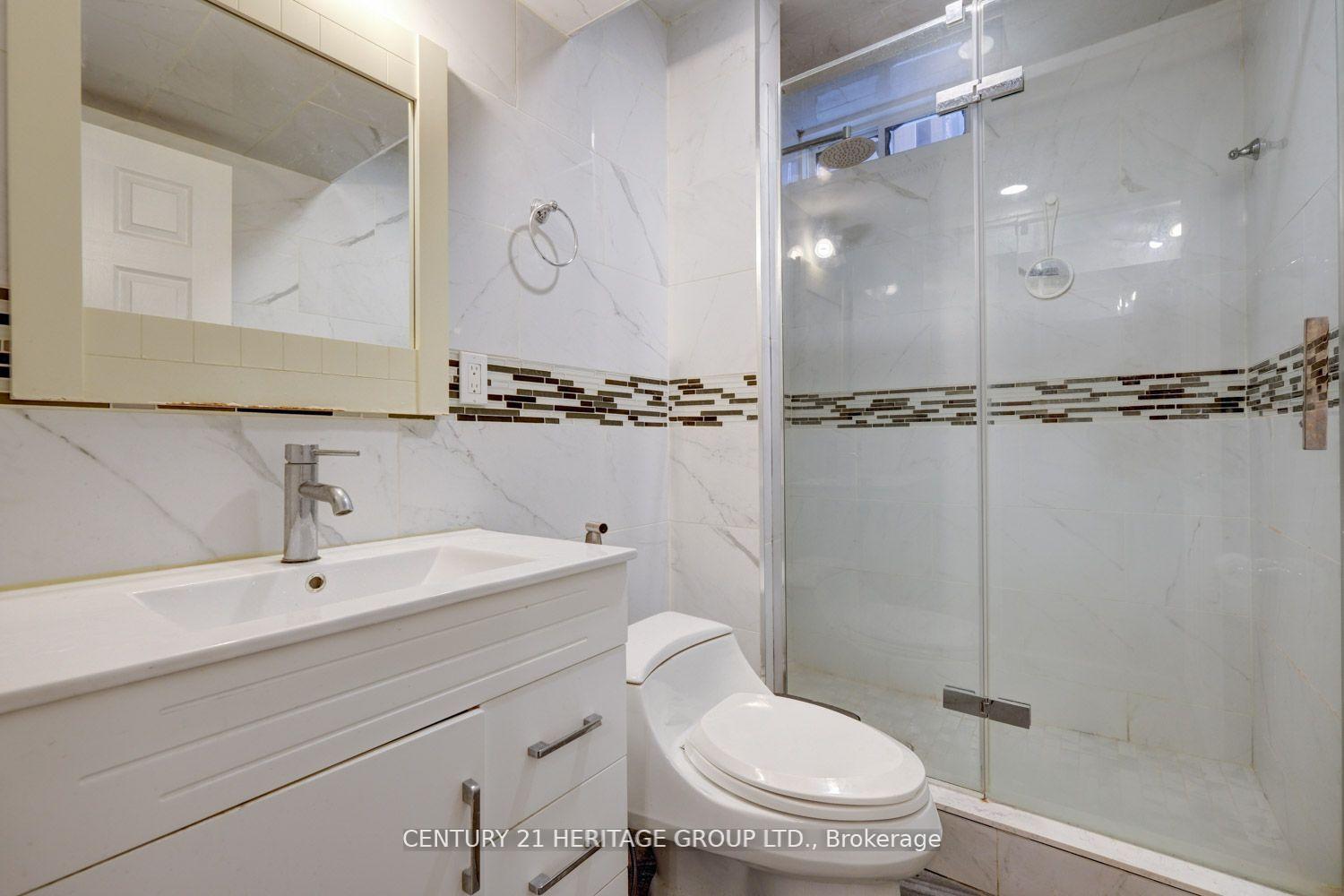 Photo 37 of 110 Elena Crescent, Vaughan, Maple — HOMEH