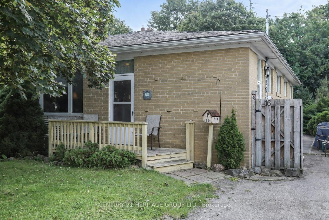 Front of Unit Bsmt, 16 Bailey Crescent
