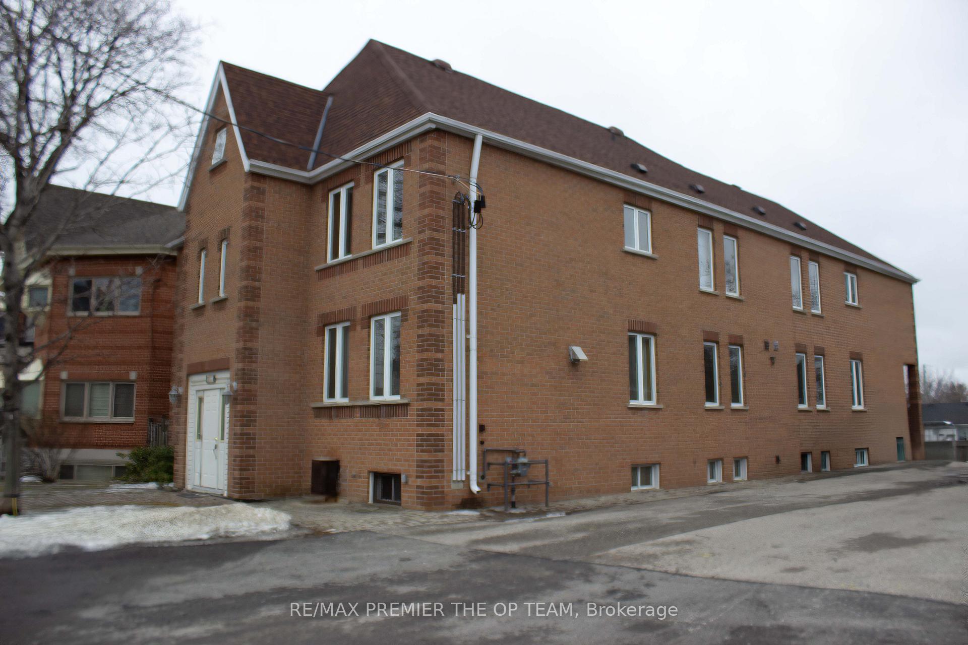 Front of Unit 4, 2311 Major Mackenzie Drive W