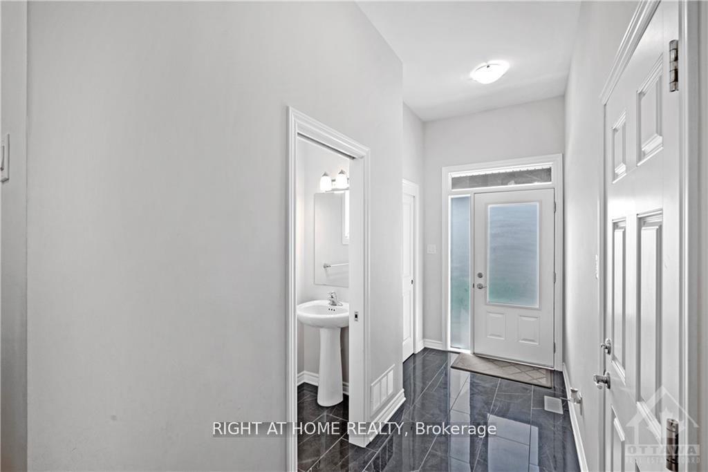 Photo 2 of 1010 Kijik Crescent, Ottawa, Blossom Park/Kemp Park/Findlay Creek — HOMEH