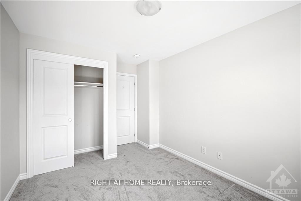 Photo 12 of 1010 Kijik Crescent, Ottawa, Blossom Park/Kemp Park/Findlay Creek — HOMEH