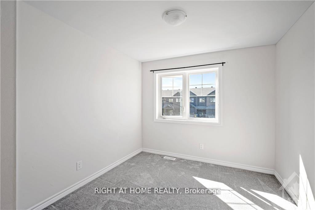 Photo 15 of 1010 Kijik Crescent, Ottawa, Blossom Park/Kemp Park/Findlay Creek — HOMEH