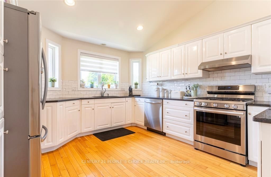 Photo 15 of 201 Gignac Crescent, LaSalle — HOMEH