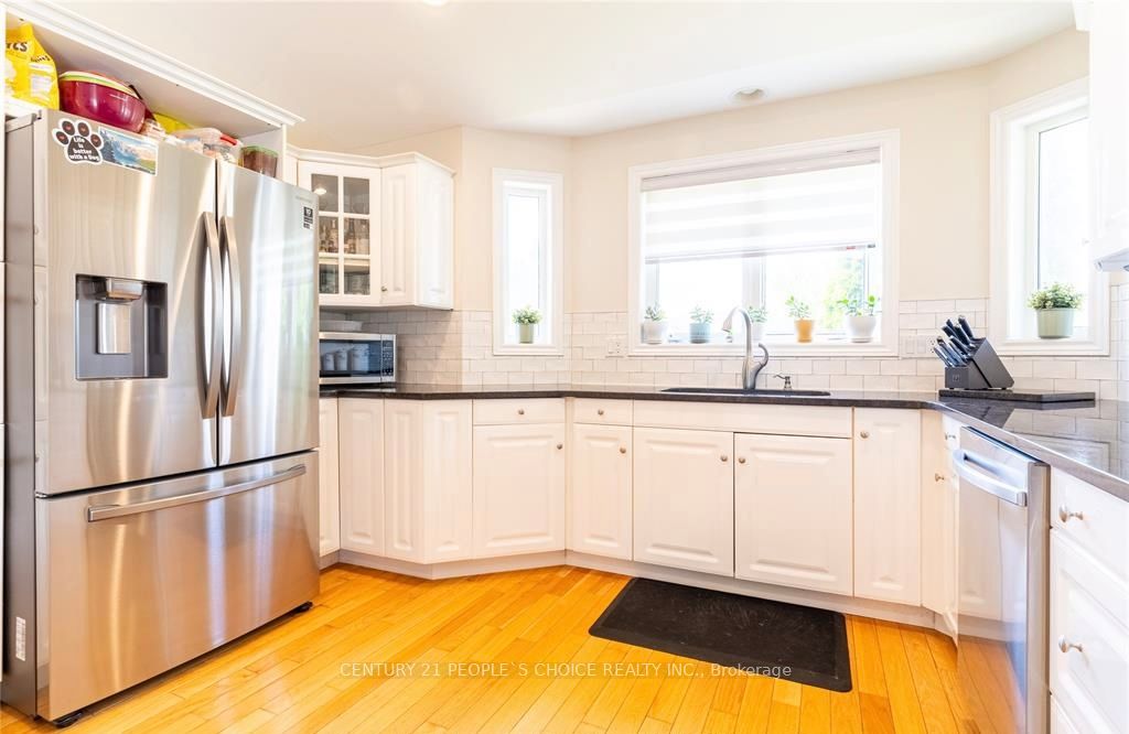 Photo 16 of 201 Gignac Crescent, LaSalle — HOMEH