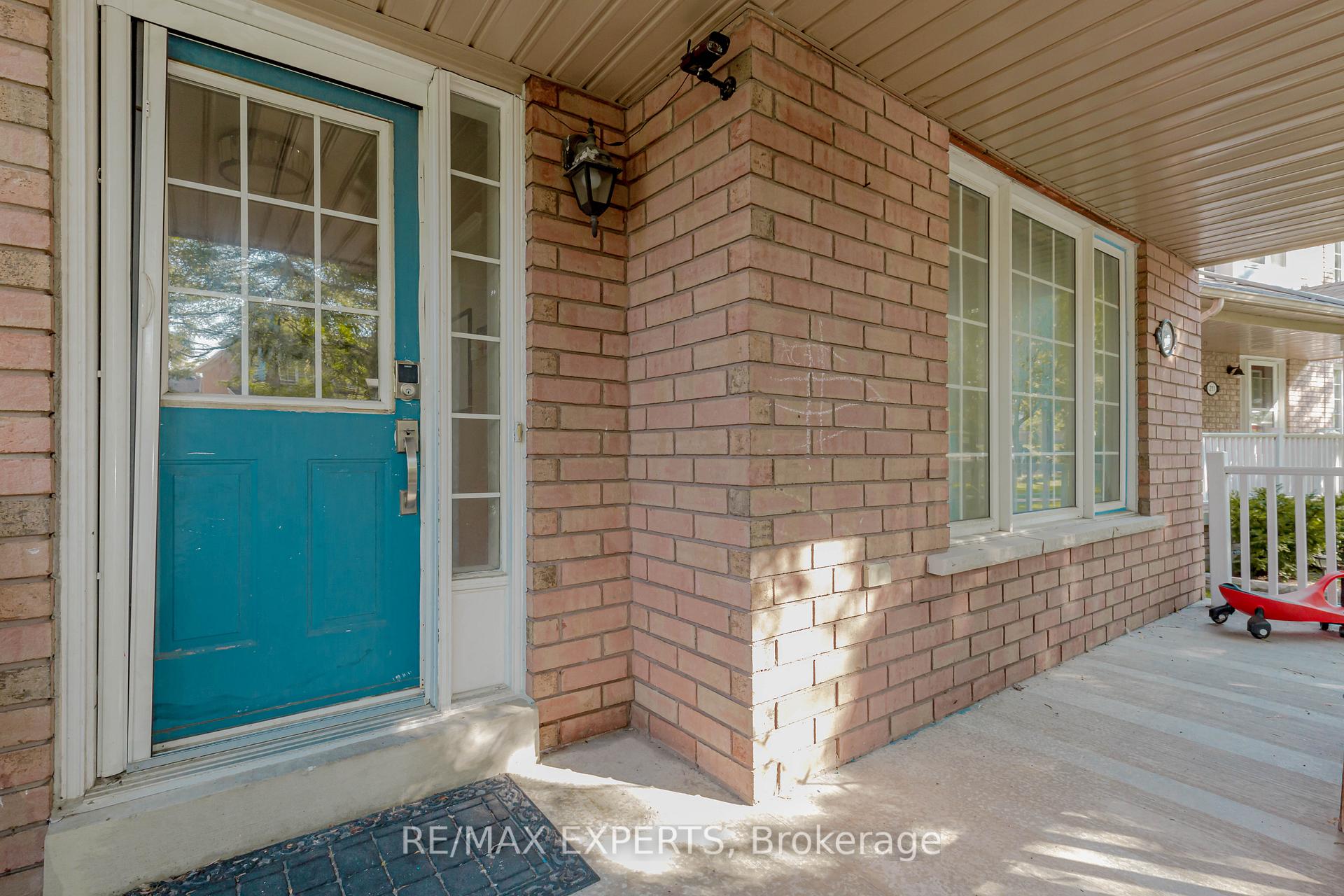 Photo 2 of 213 Equator Crescent, Vaughan, Vellore Village — HOMEH