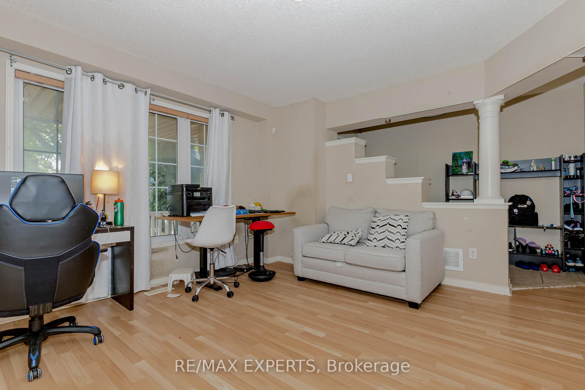 Photo 3 of 213 Equator Crescent, Vaughan, Vellore Village — HOMEH