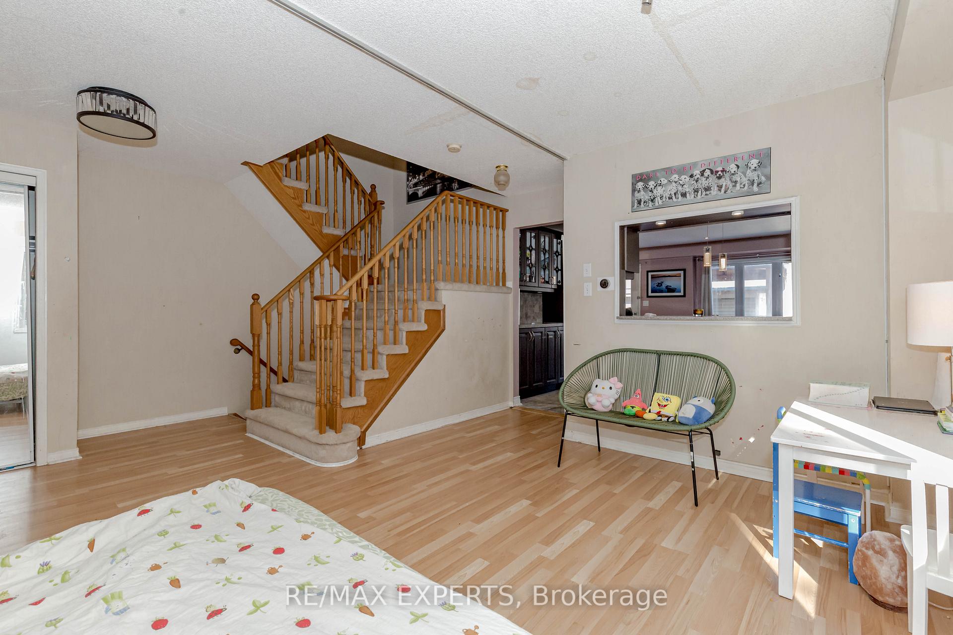 Photo 8 of 213 Equator Crescent, Vaughan, Vellore Village — HOMEH