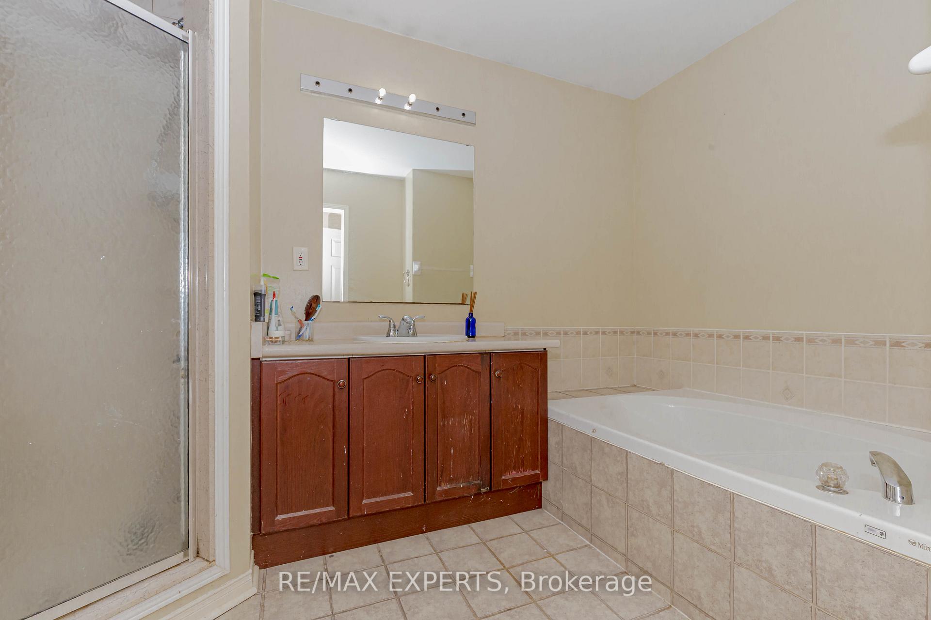 Photo 20 of 213 Equator Crescent, Vaughan, Vellore Village — HOMEH