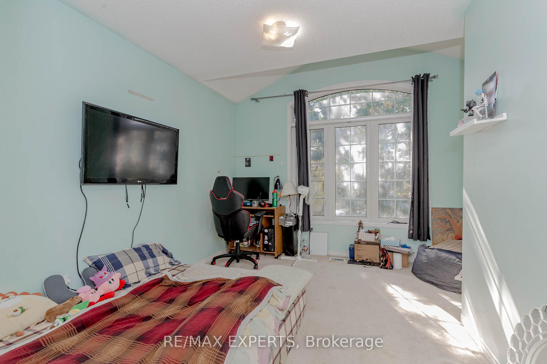 Photo 22 of 213 Equator Crescent, Vaughan, Vellore Village — HOMEH