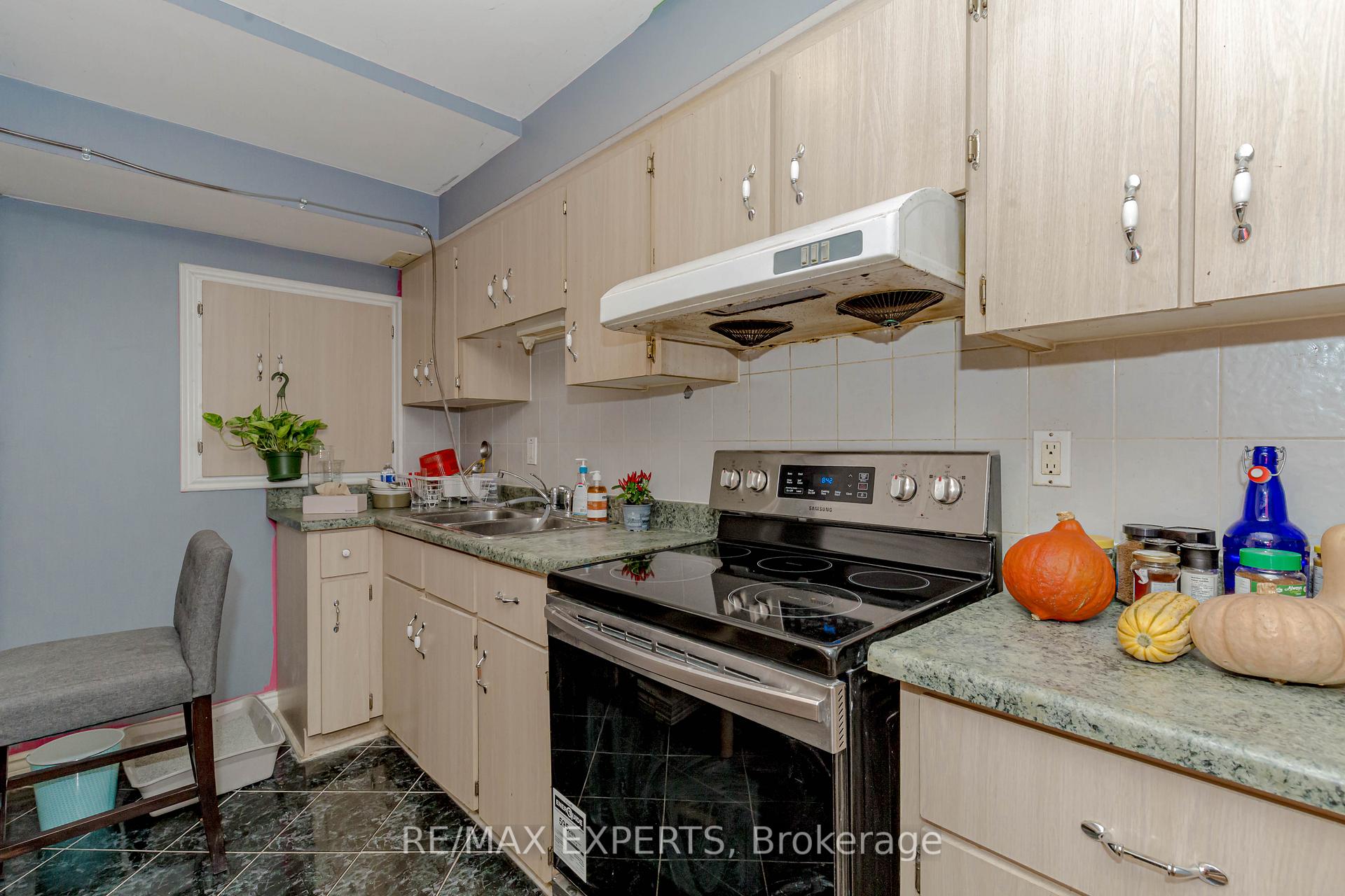 Photo 39 of 213 Equator Crescent, Vaughan, Vellore Village — HOMEH