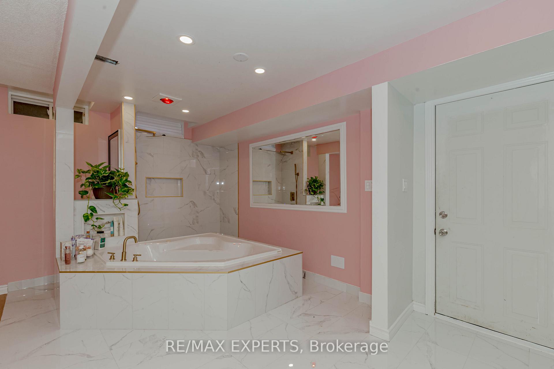 Photo 34 of 213 Equator Crescent, Vaughan, Vellore Village — HOMEH