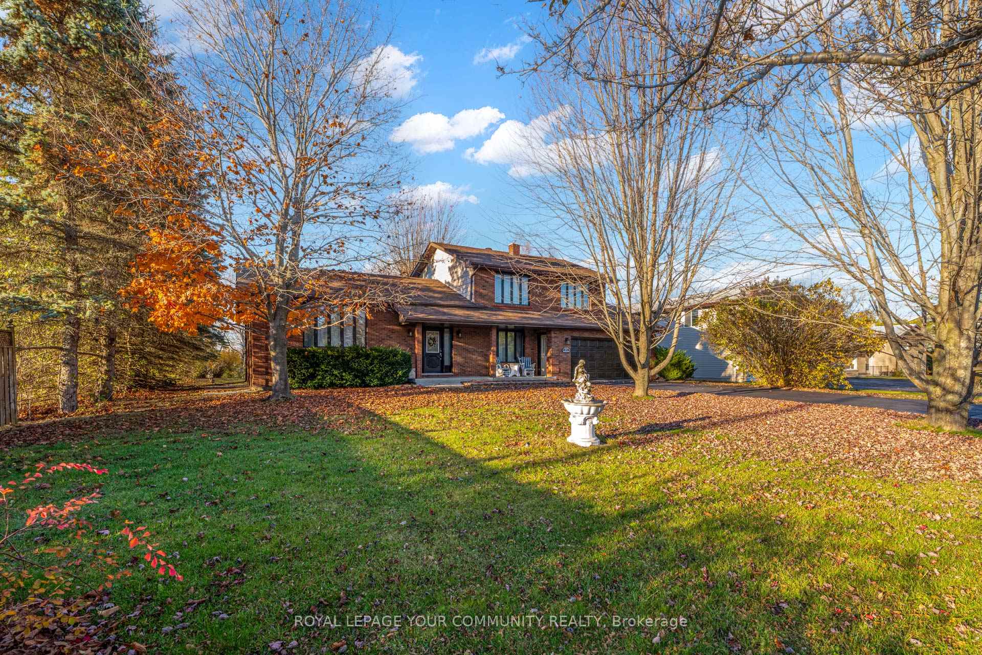 Photo 2 of 835 Memorial Avenue, Orillia — HOMEH