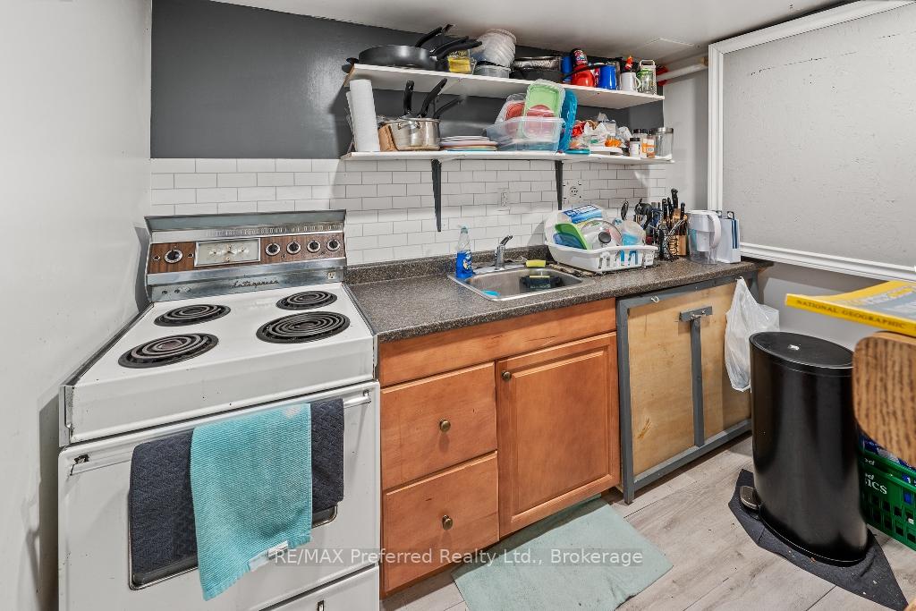 Photo 5 of 3577 King Street, Windsor — HOMEH