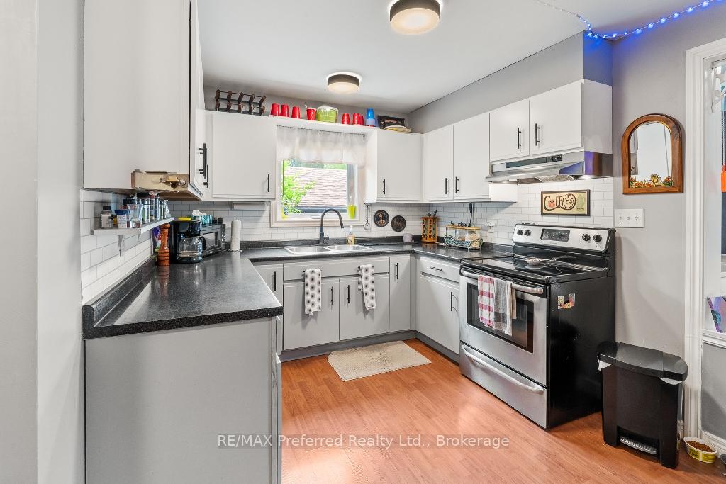 Photo 16 of 3577 King Street, Windsor — HOMEH