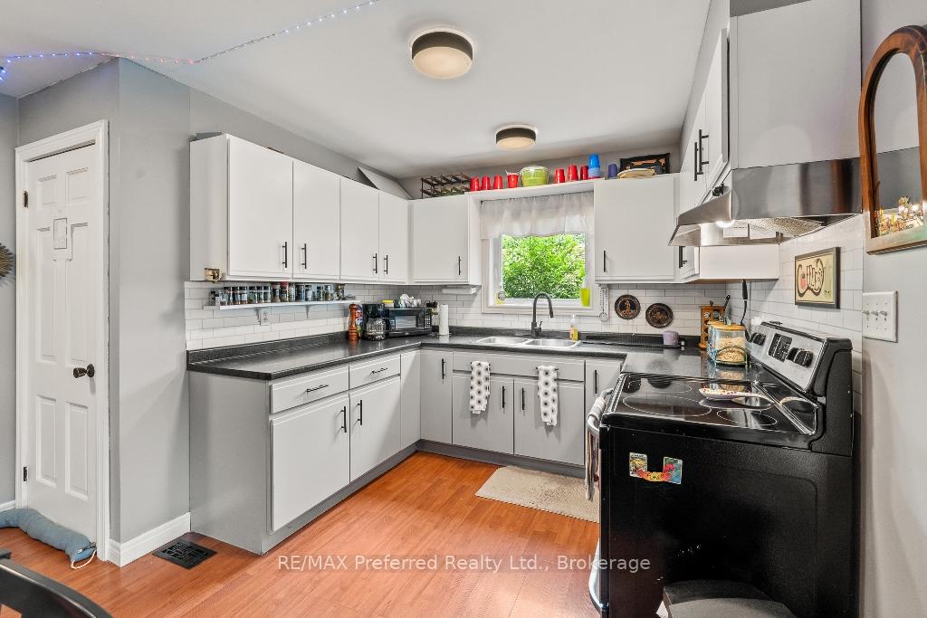 Photo 18 of 3577 King Street, Windsor — HOMEH