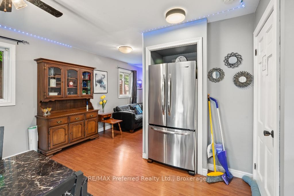 Photo 20 of 3577 King Street, Windsor — HOMEH