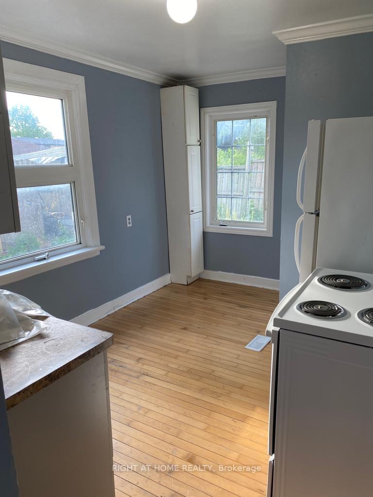 Photo 6 of Unit 5, 657 Bethune Street, Peterborough, Town Ward 3 — HOMEH