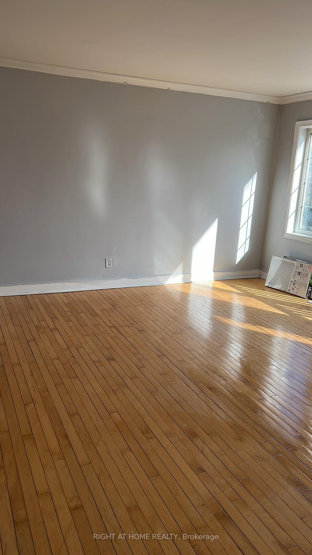 Photo 18 of Unit 5, 657 Bethune Street, Peterborough, Town Ward 3 — HOMEH