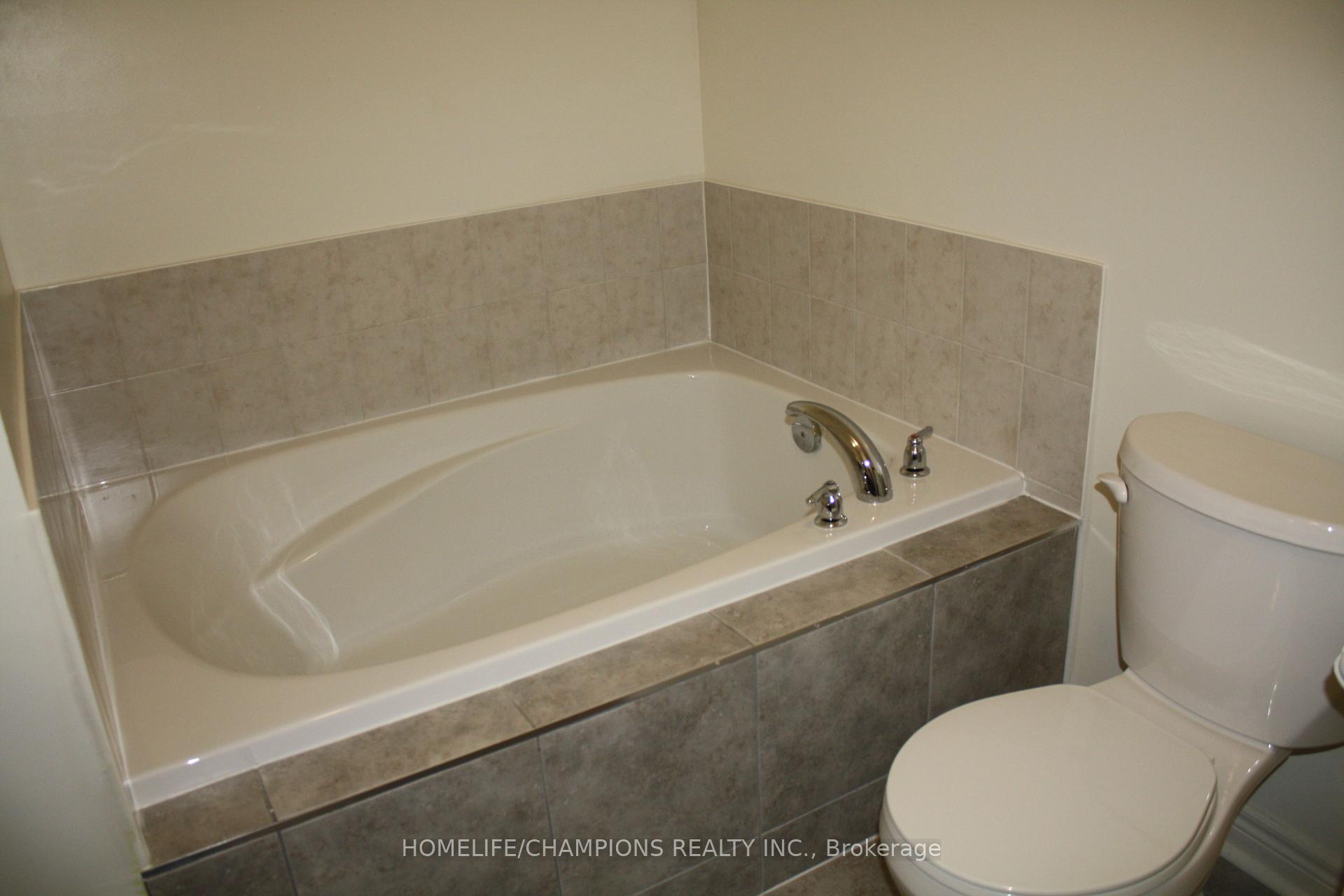 Photo 13 of 1183 Kettering Drive W, Oshawa, Eastdale — HOMEH