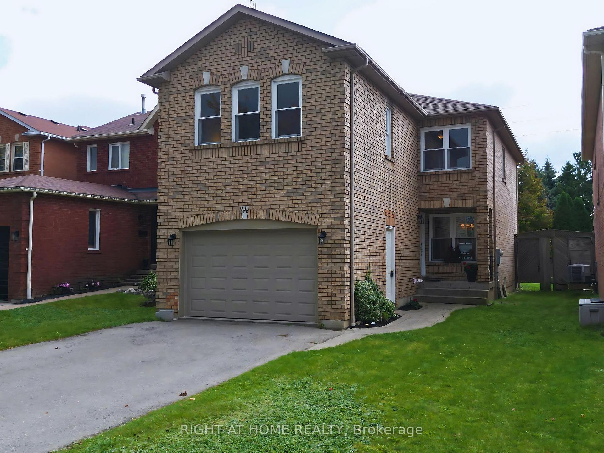 Front of 44 Sable Crescent