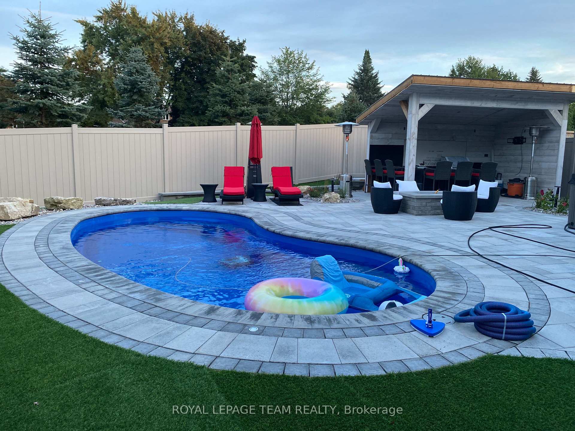Photo 25 of 1 Peterson Place, Ottawa, Kanata - Katimavik — HOMEH