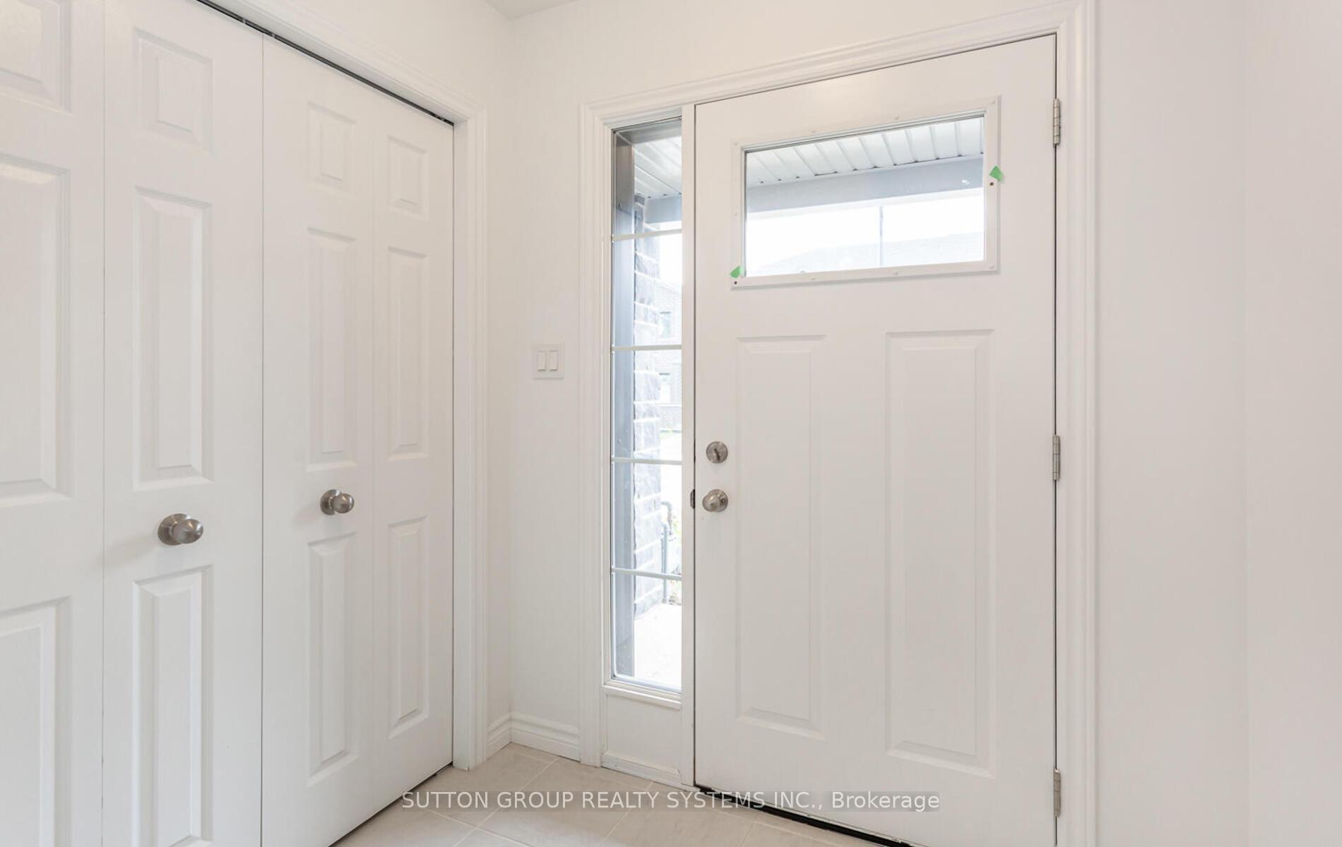 Photo 5 of 109 Woodedge Circle, Kitchener — HOMEH