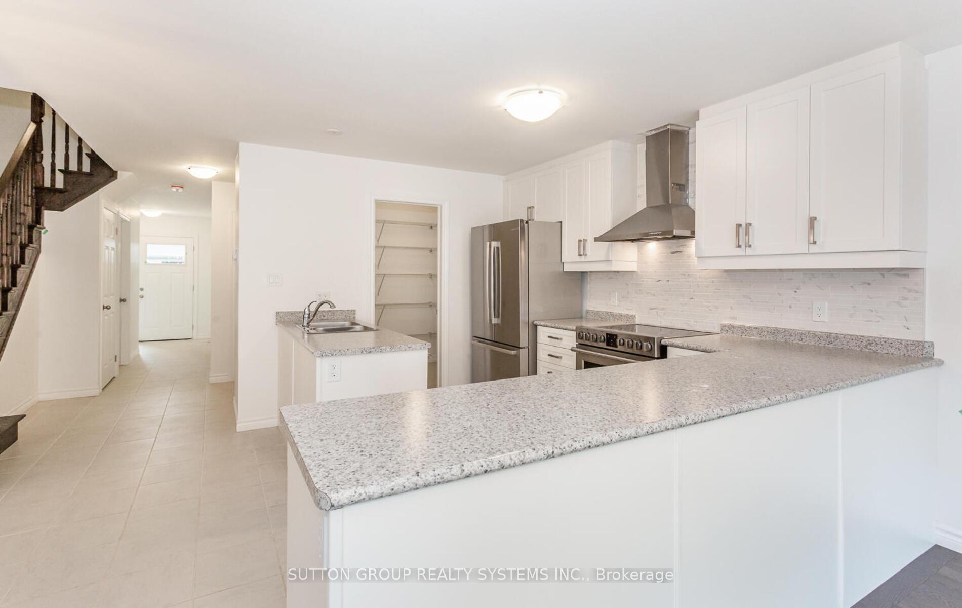 Photo 16 of 109 Woodedge Circle, Kitchener — HOMEH