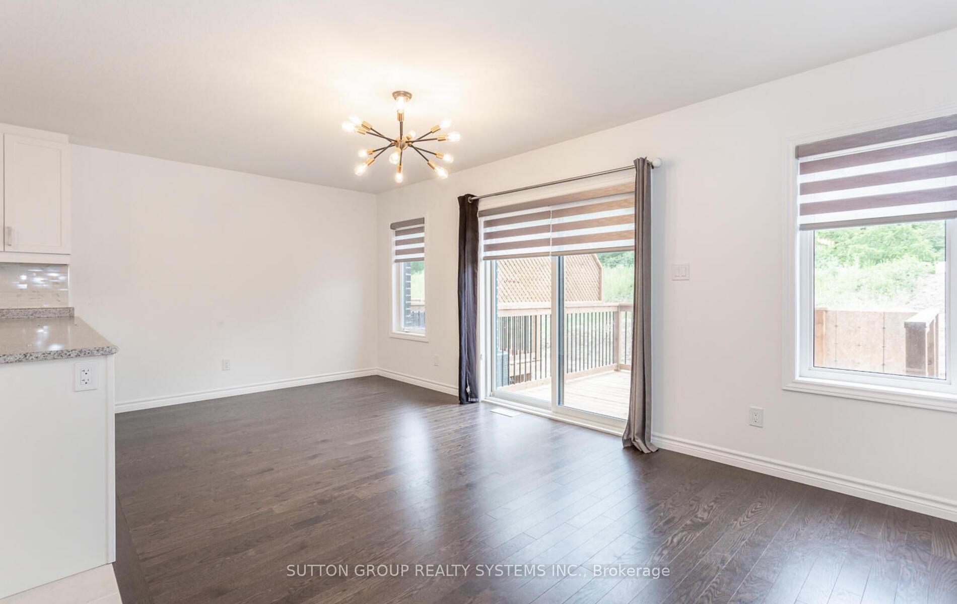 Photo 8 of 109 Woodedge Circle, Kitchener — HOMEH