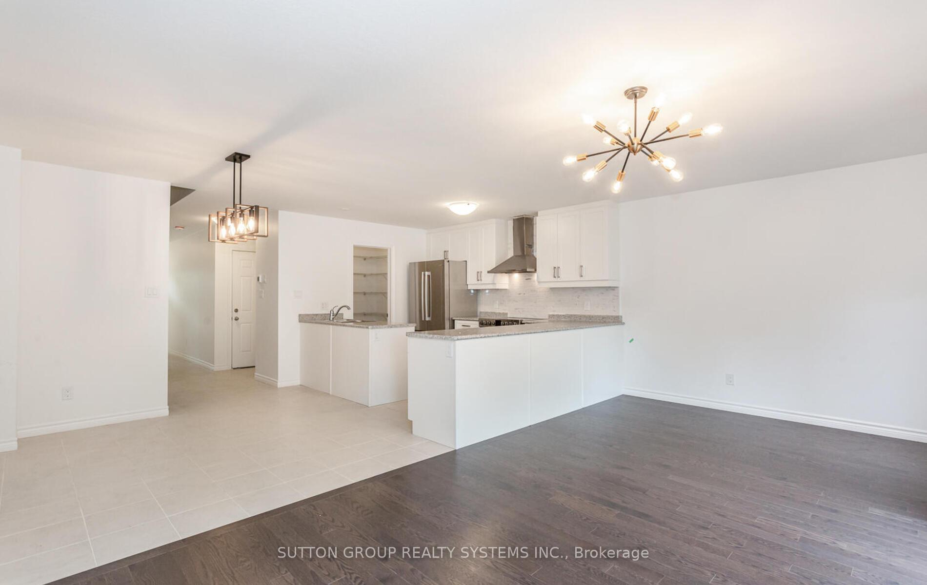 Photo 9 of 109 Woodedge Circle, Kitchener — HOMEH