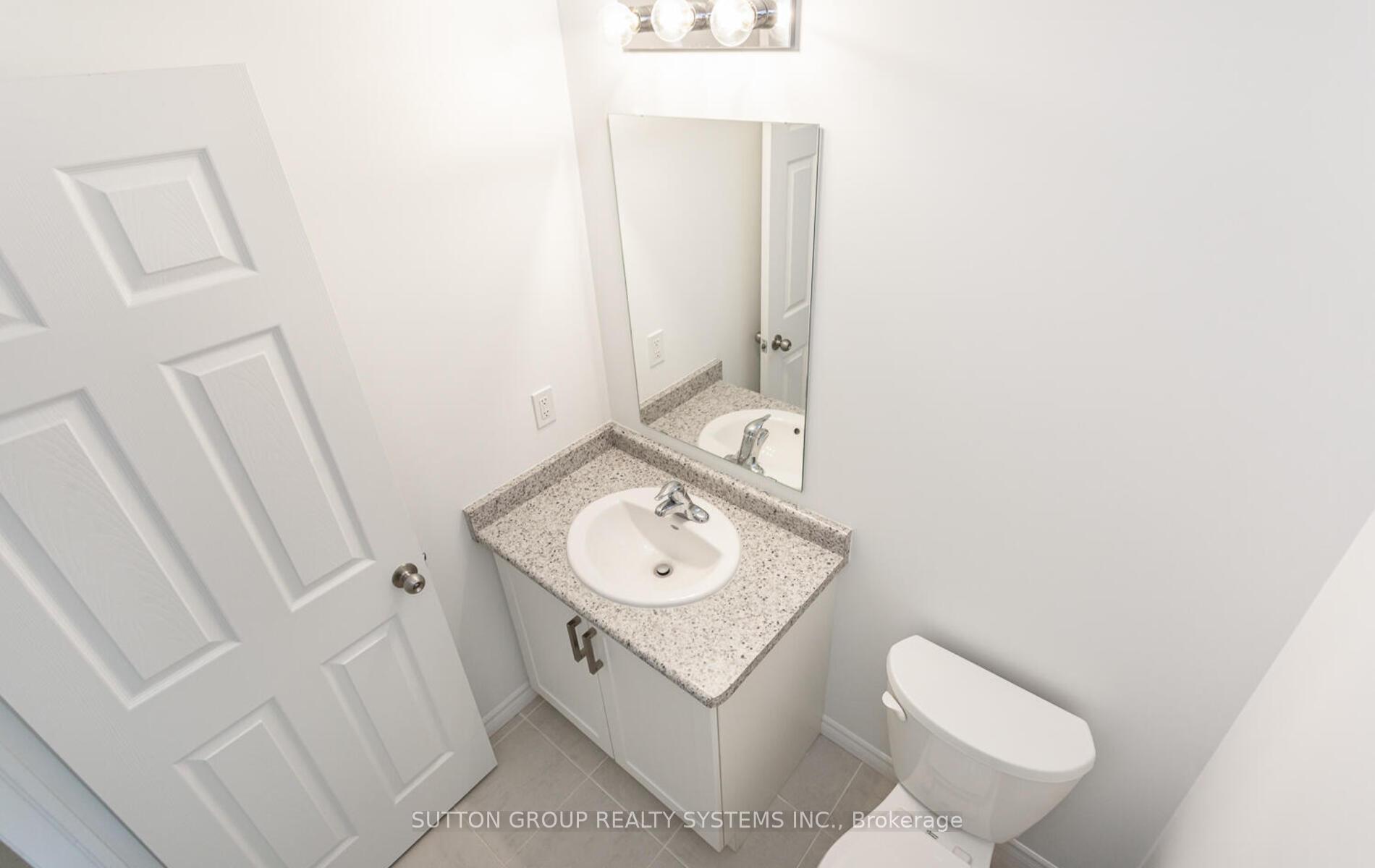 Photo 12 of 109 Woodedge Circle, Kitchener — HOMEH