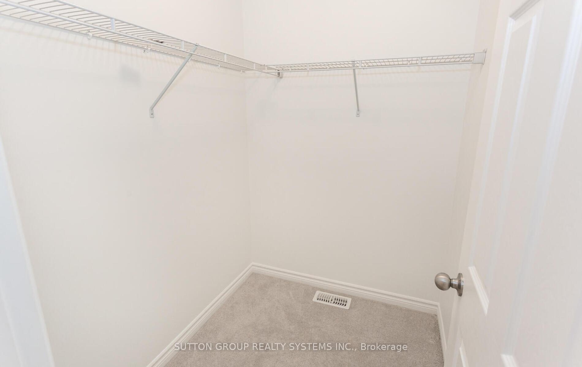 Photo 24 of 109 Woodedge Circle, Kitchener — HOMEH