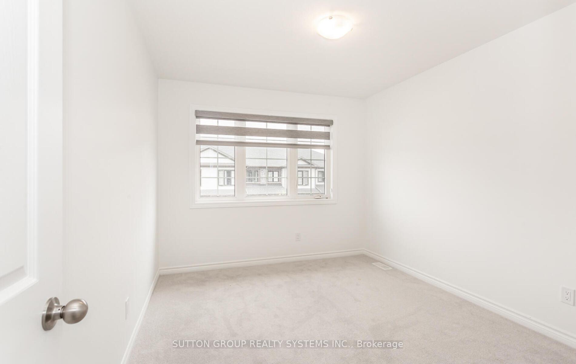 Photo 19 of 109 Woodedge Circle, Kitchener — HOMEH