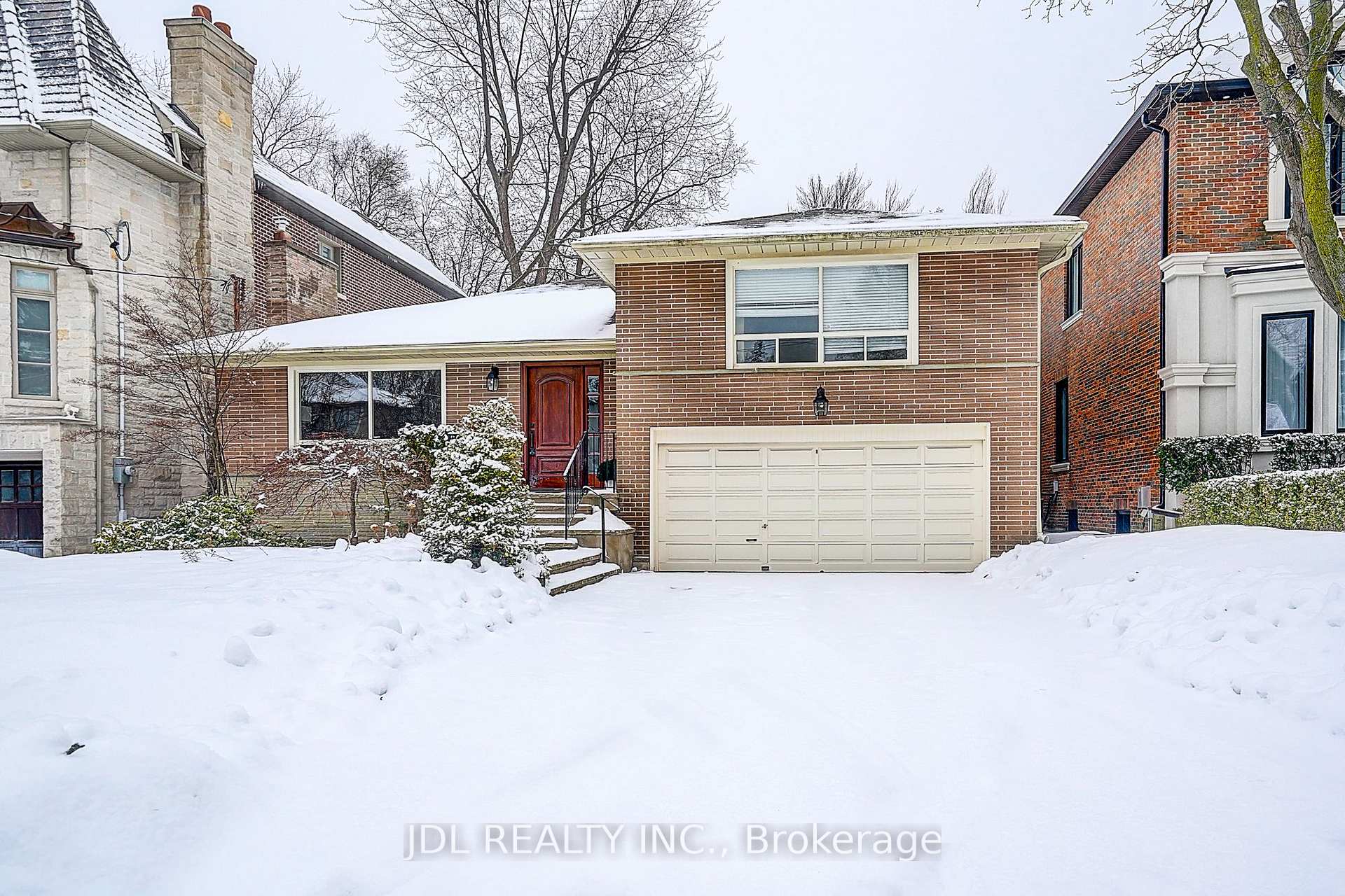 Front of 87 Munro Boulevard