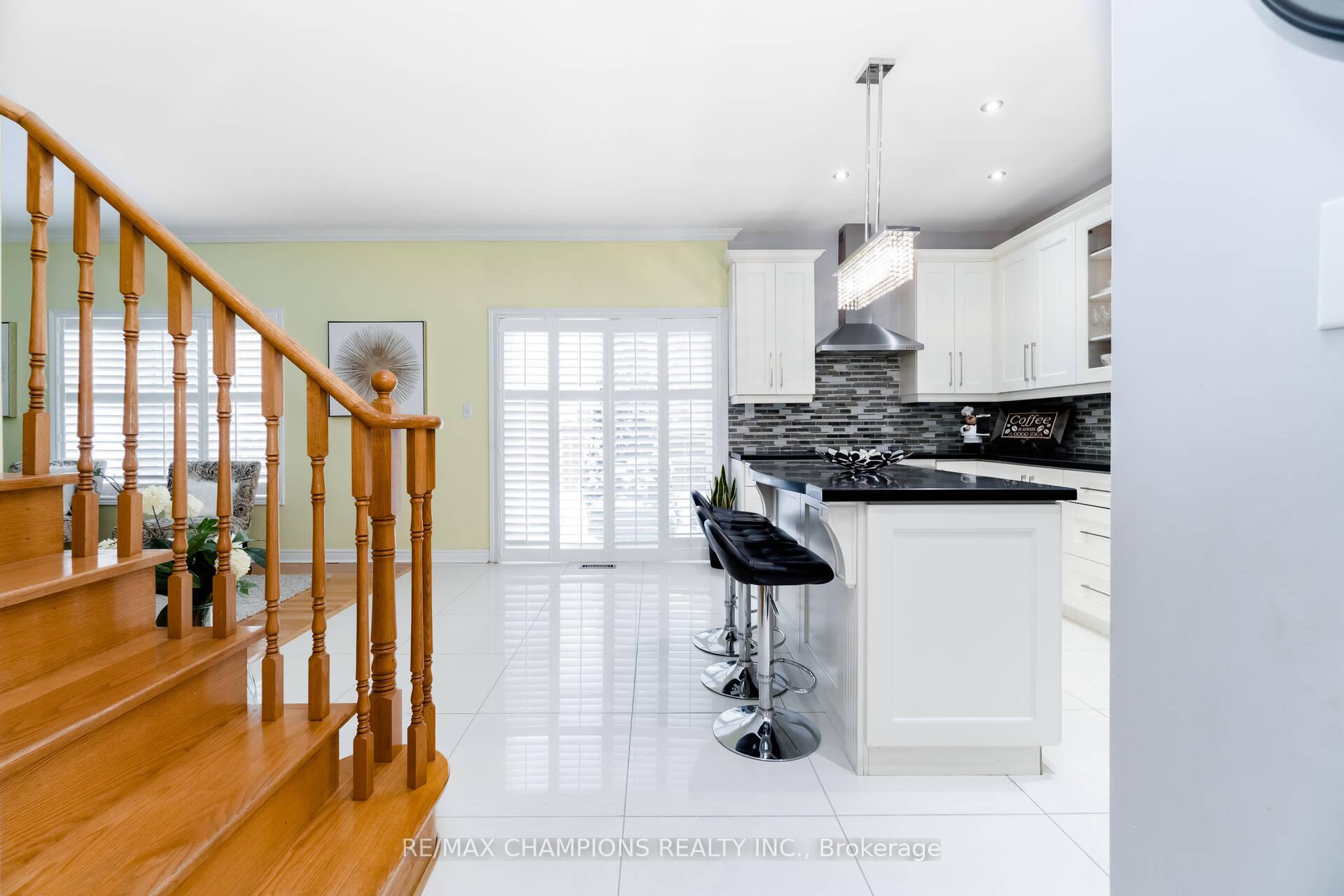Photo 10 of Unit Upper, 32 Vernet Crescent, Brampton, Vales of Castlemore North — HOMEH