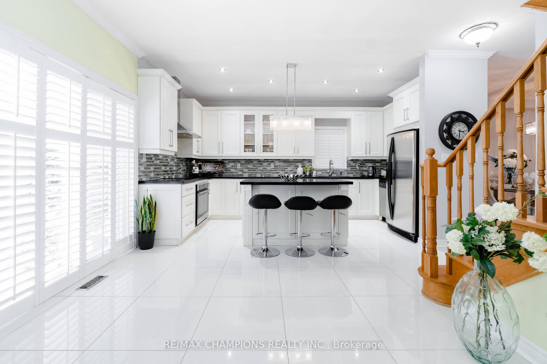 Photo 13 of Unit Upper, 32 Vernet Crescent, Brampton, Vales of Castlemore North — HOMEH