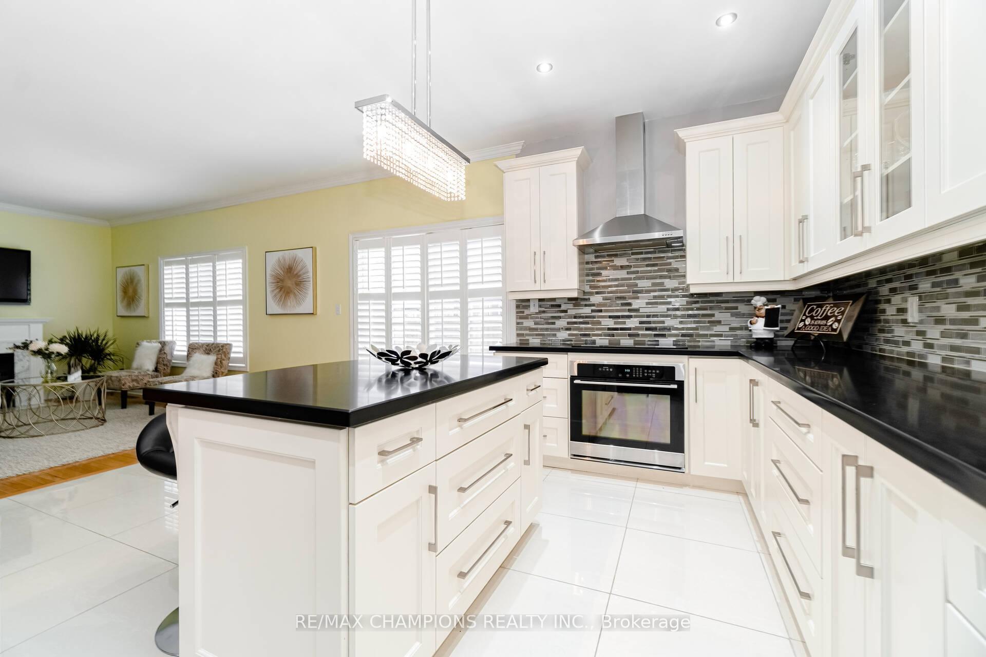 Photo 15 of Unit Upper, 32 Vernet Crescent, Brampton, Vales of Castlemore North — HOMEH