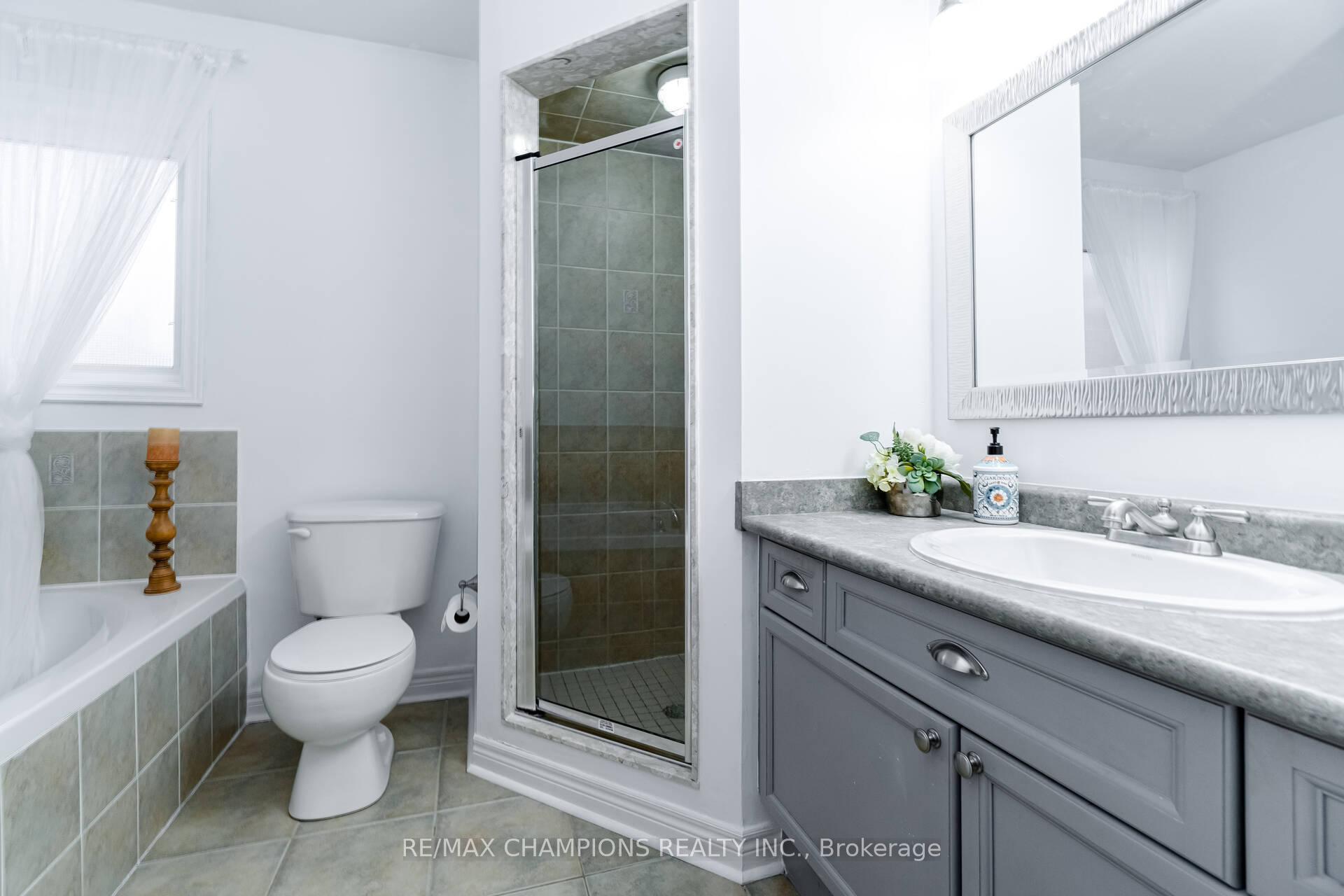 Photo 28 of Unit Upper, 32 Vernet Crescent, Brampton, Vales of Castlemore North — HOMEH