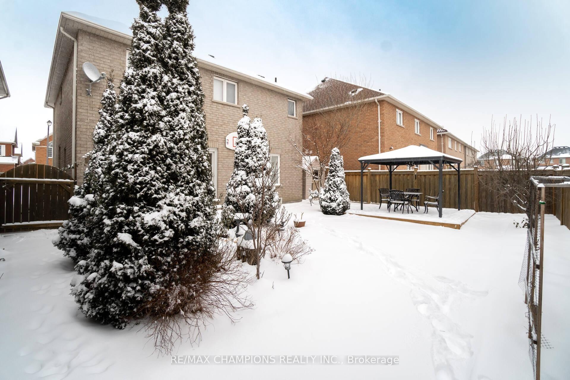 Photo 40 of Unit Upper, 32 Vernet Crescent, Brampton, Vales of Castlemore North — HOMEH