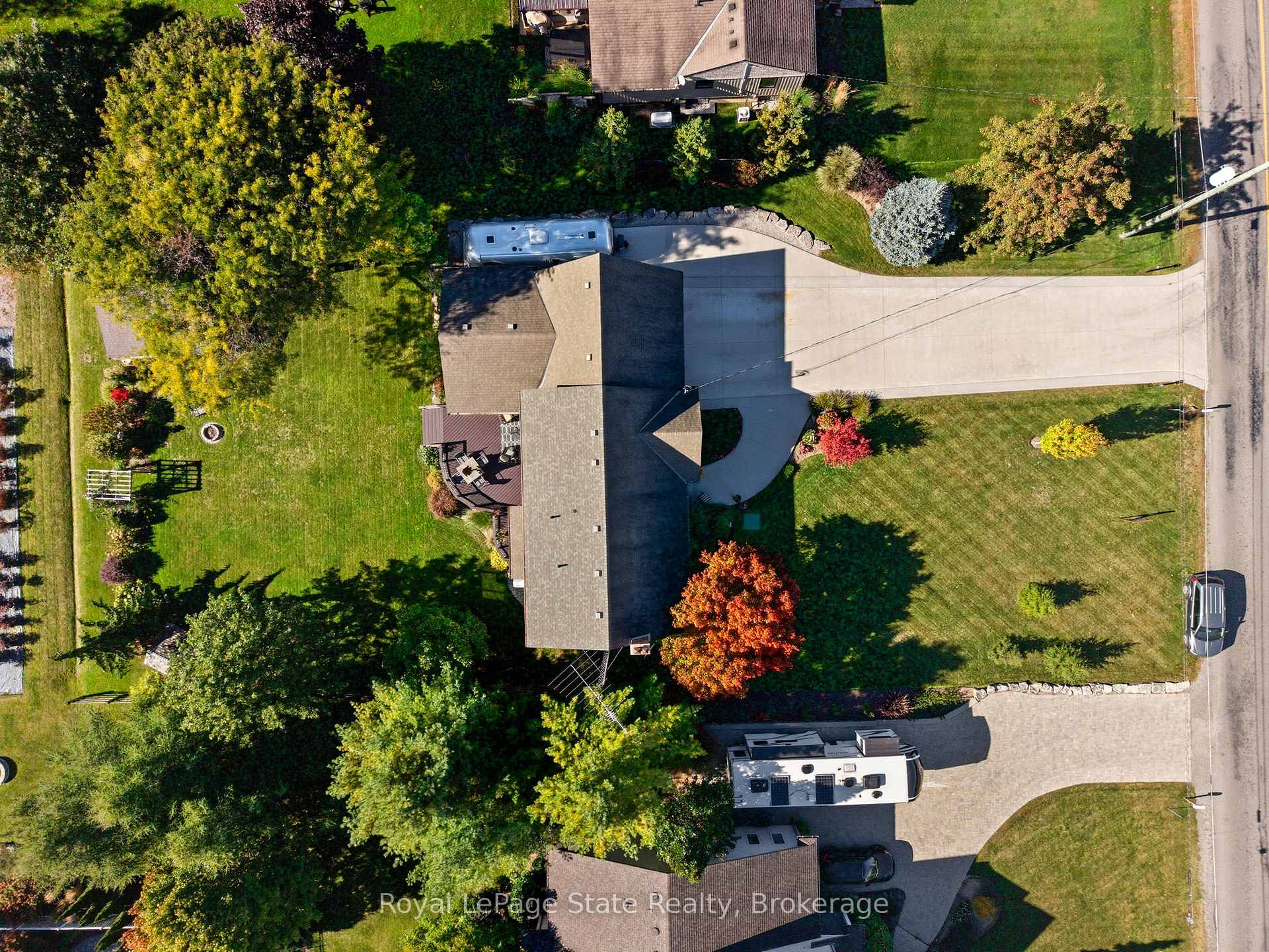 Photo 4 of 685 Robson Road, Hamilton, Rural Flamborough — HOMEH