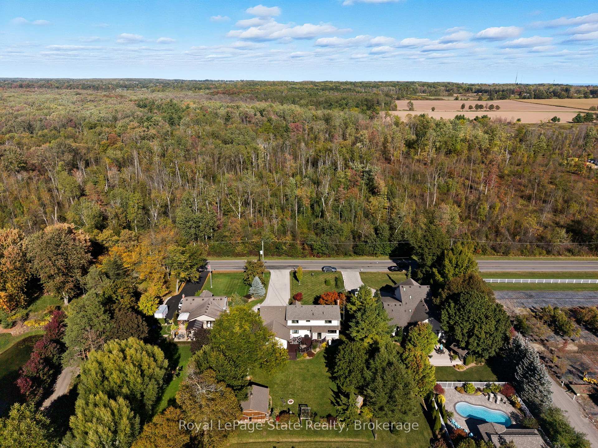Photo 7 of 685 Robson Road, Hamilton, Rural Flamborough — HOMEH