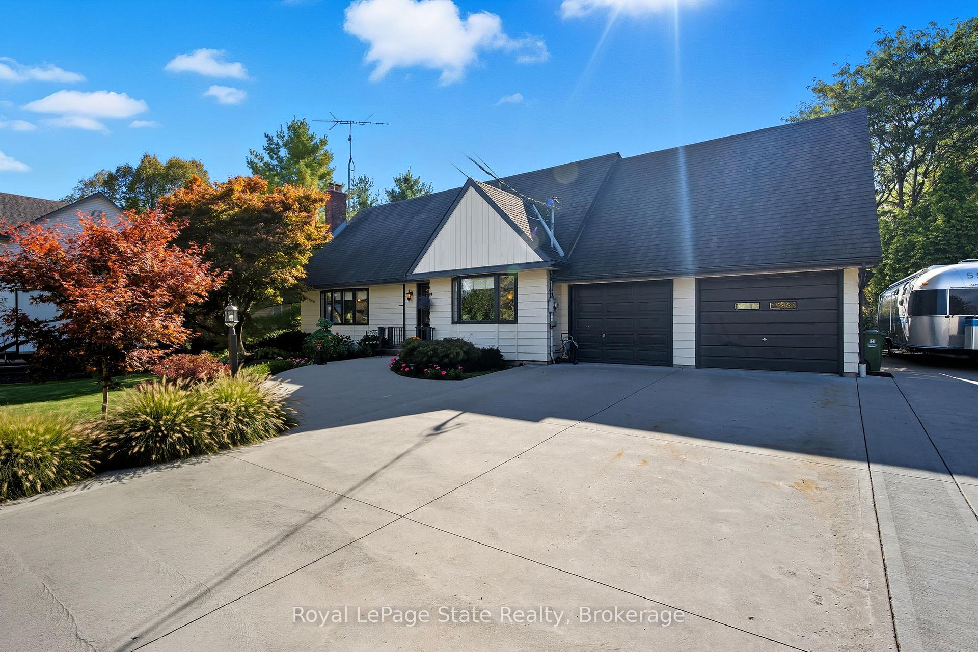 Photo 9 of 685 Robson Road, Hamilton, Rural Flamborough — HOMEH