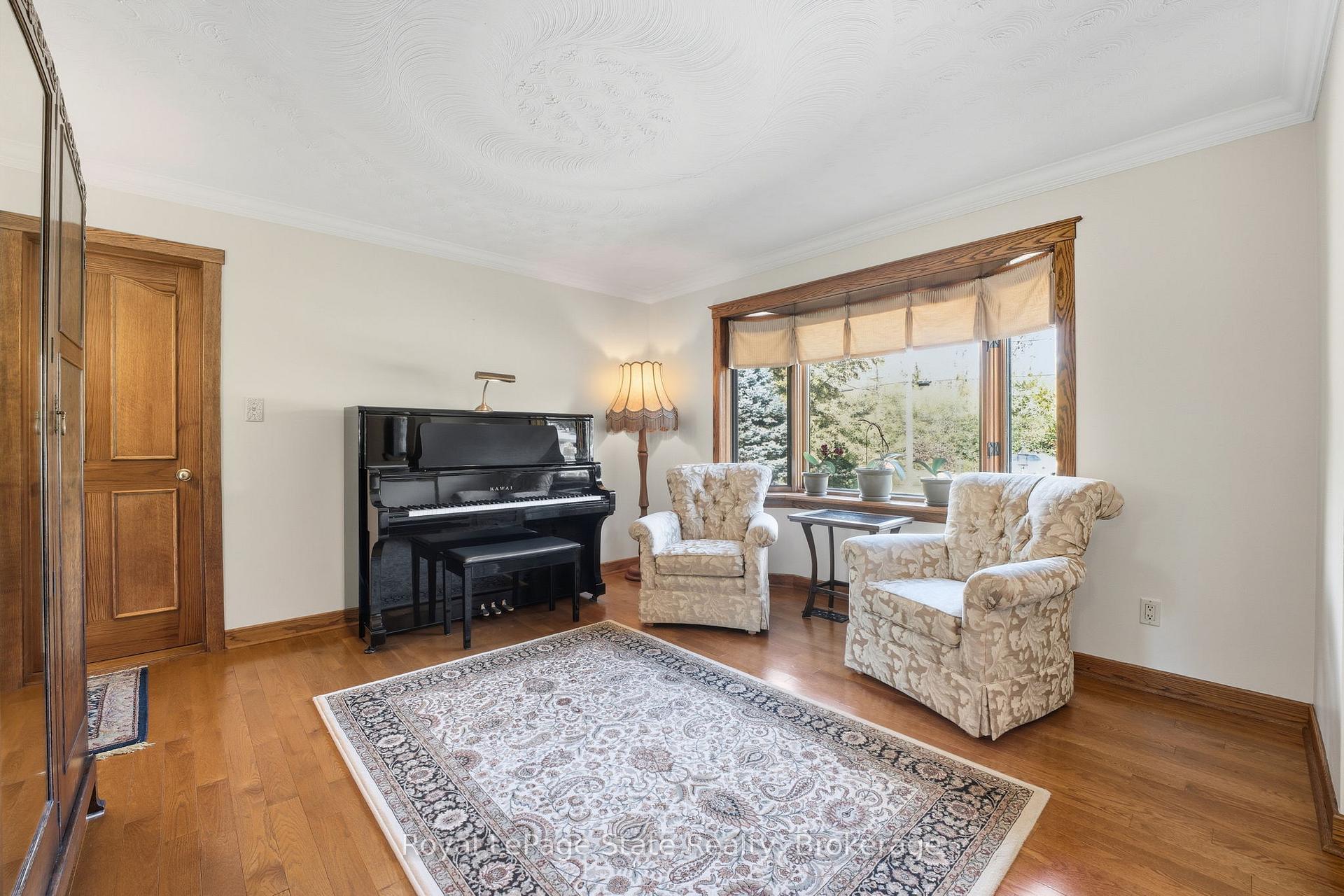 Photo 13 of 685 Robson Road, Hamilton, Rural Flamborough — HOMEH