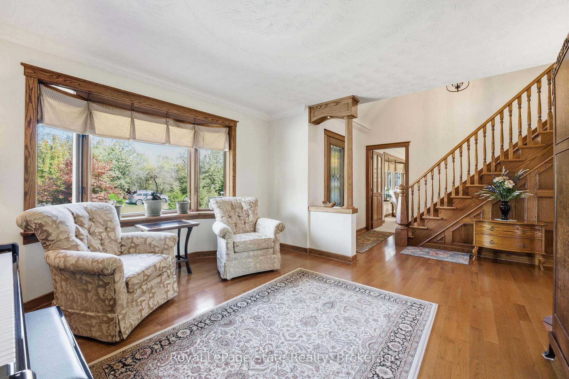 Photo 14 of 685 Robson Road, Hamilton, Rural Flamborough — HOMEH