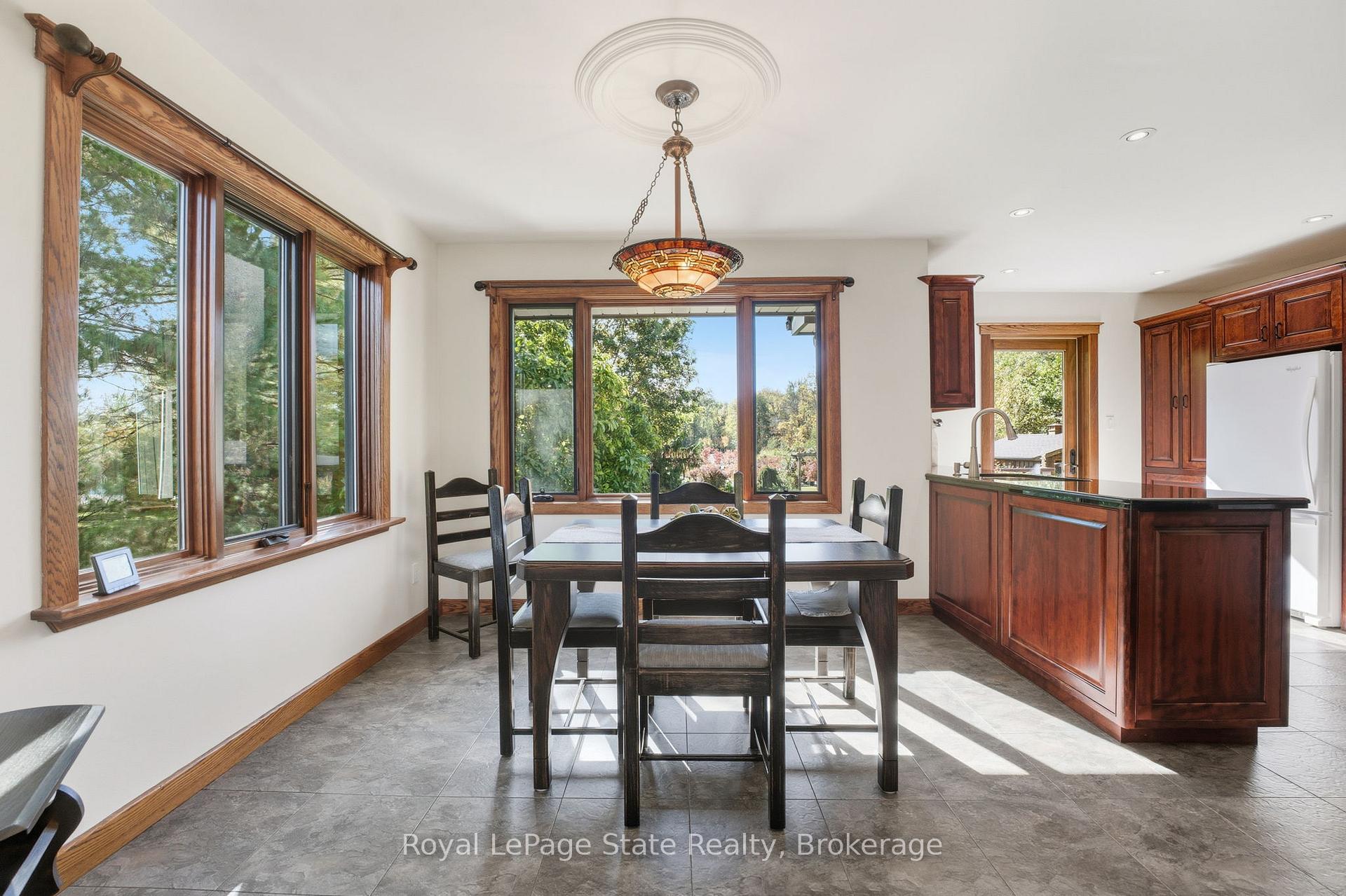 Photo 18 of 685 Robson Road, Hamilton, Rural Flamborough — HOMEH